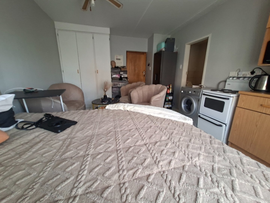 1 Bedroom Property for Sale in Kannoniers Park North West